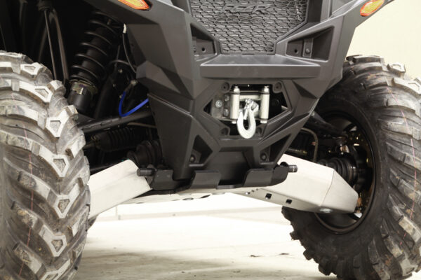Iron Baltic Polaris RZR 570 etukiinnitteinen puskulevyn asennussarja - Image 2