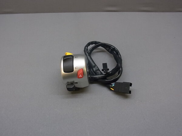 Suzuki SWITCH ASSY,HANDLE