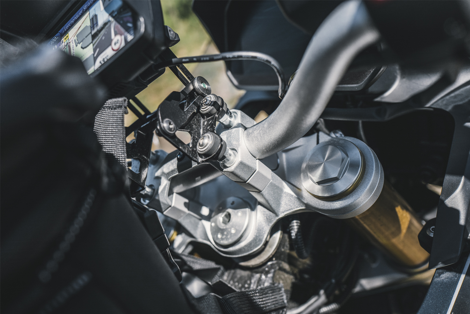 Wunderlich “ERGO” handlebar riser for models with BMW sat nav - Image 7