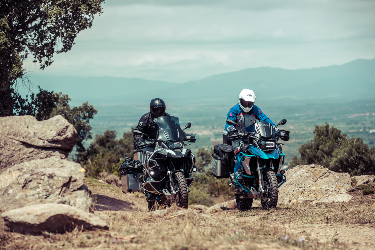 Passenger footrest relocation - silver 1200 GS LC - Image 8