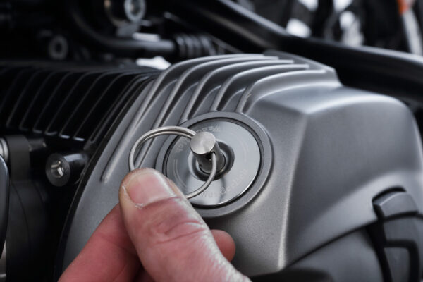 Safety oil filler plug - titanium - Image 4