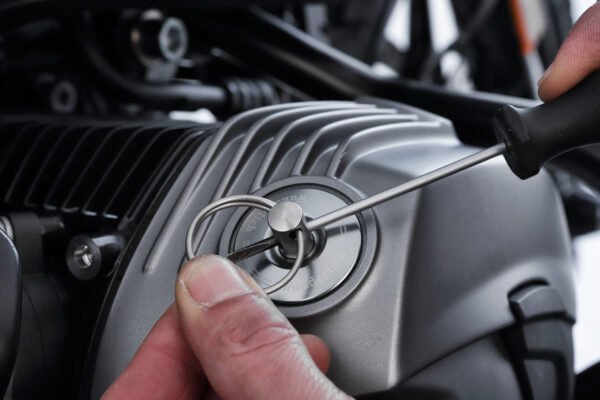 Safety oil filler plug - titanium - Image 5
