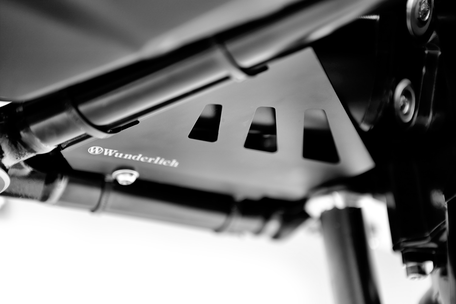 Starter protector - black R1200GS/R/RS LC - Image 3