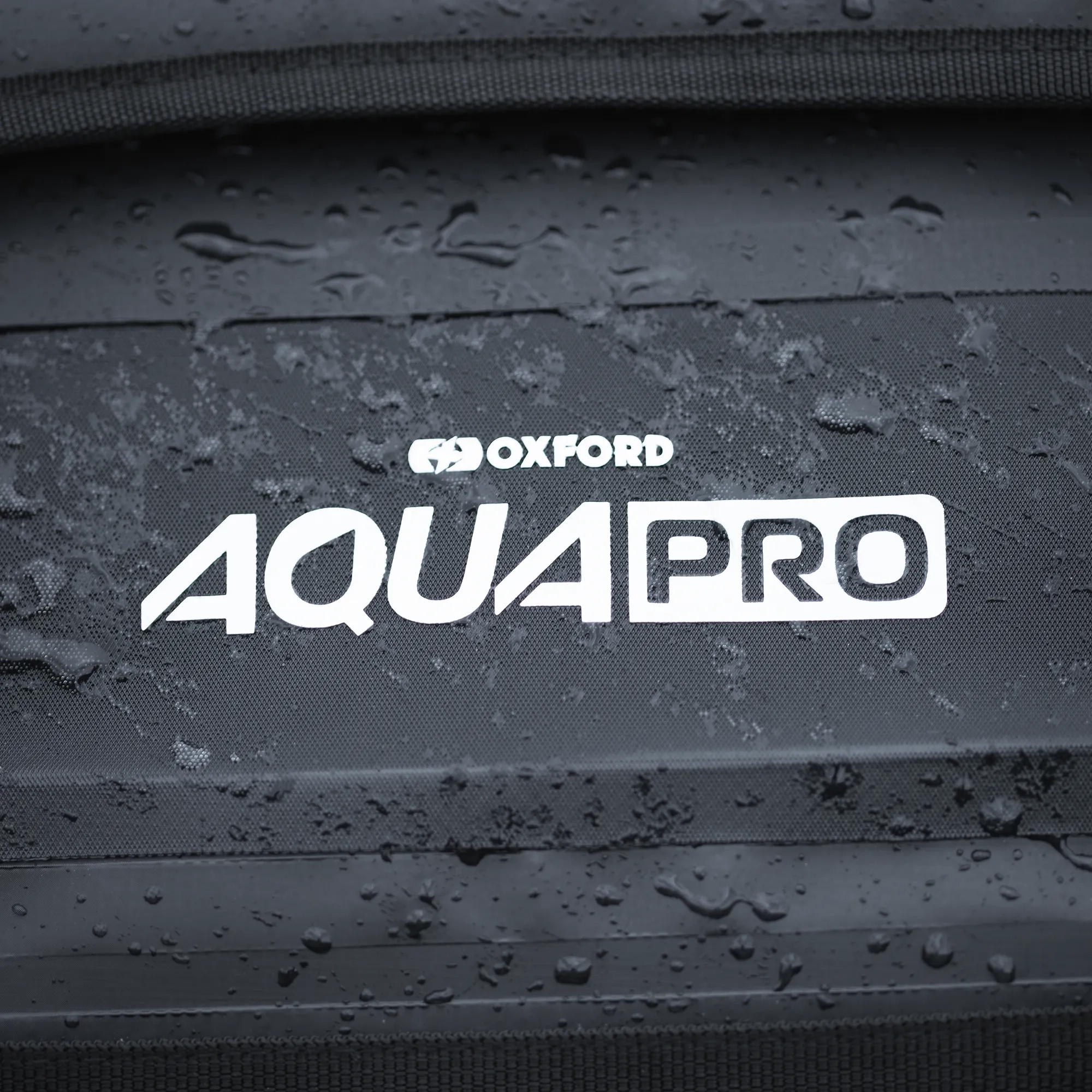 Oxford Aqua Pro T-50 Roll Bag, musta - vedenpitävä rullalaukku 50l - Image 3