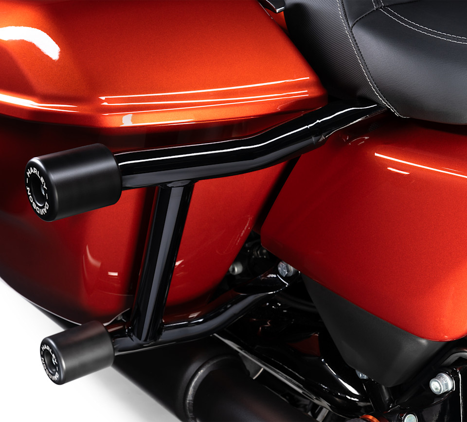 Harley-Davidson Saddlebag Tip-Over Bar Set, sivulaukkujen suojasarja 90202657 Road Glide/ Street Glide 2023 alkaen