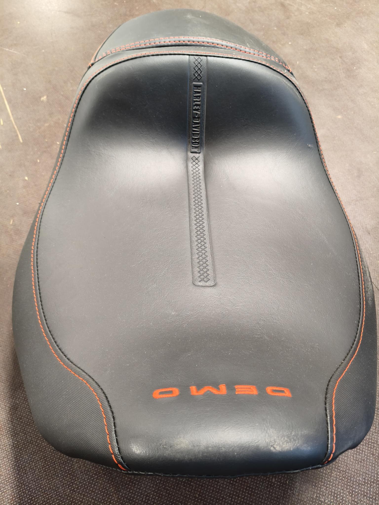 Harley-Davidson Tallboy Seat DEMO FLHXSE, FLTRXSE 23-> FLHX, FLTRX, FLTRXSTSE 24-> 52000640